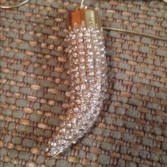 ADIA KIBIR HORN NECKLACE IN MINT CONDITION! - Picture 3 of 7